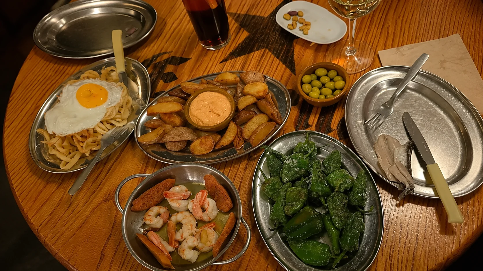 Bar Jai-Ca Barcelona seafood tapas, mussels, anchovies, potatoes, and olives