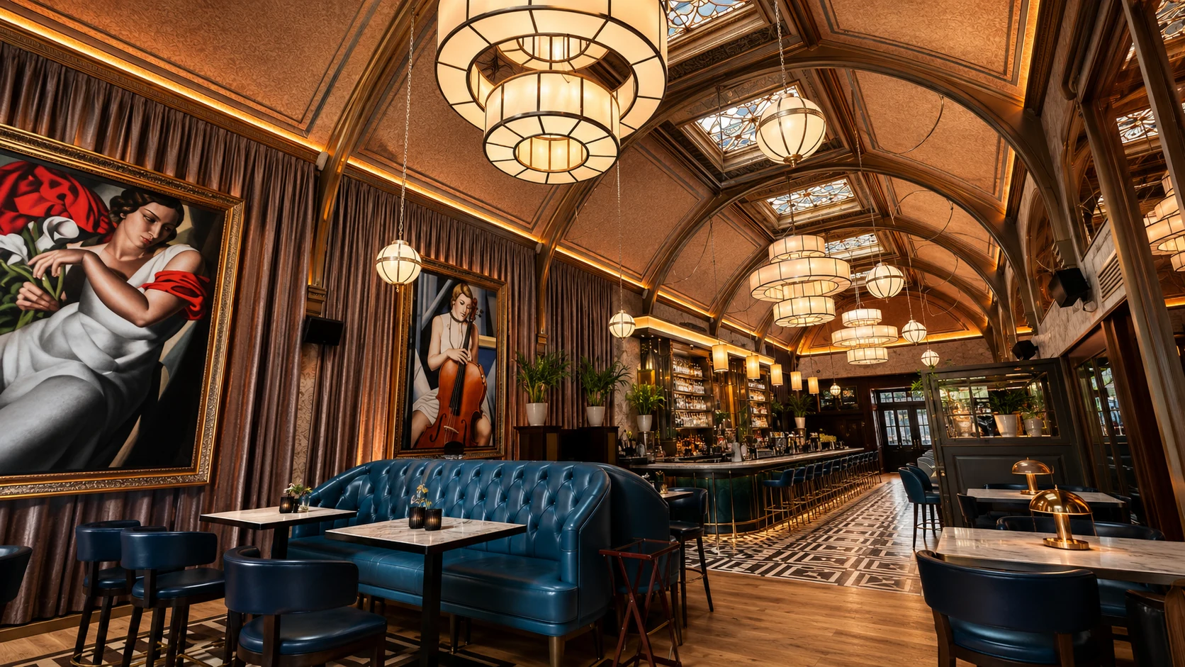 Restaurant dining room at Café en Seine in Dublin, a brunch and drinks spot