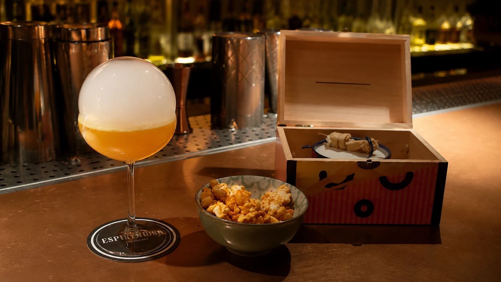 Especiarium Bar Barcelona intimate cocktail bar seating in El Born