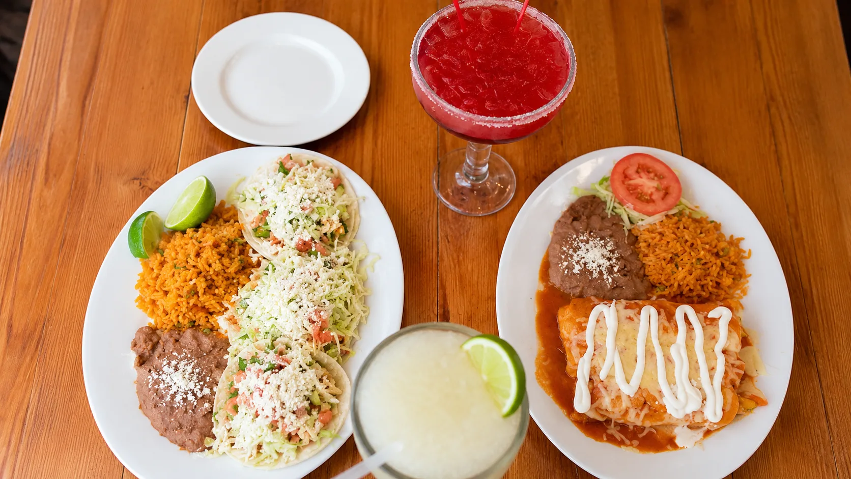 Mexican dinner plates and margaritas at Las Fuentes Lincoln Park Chicago