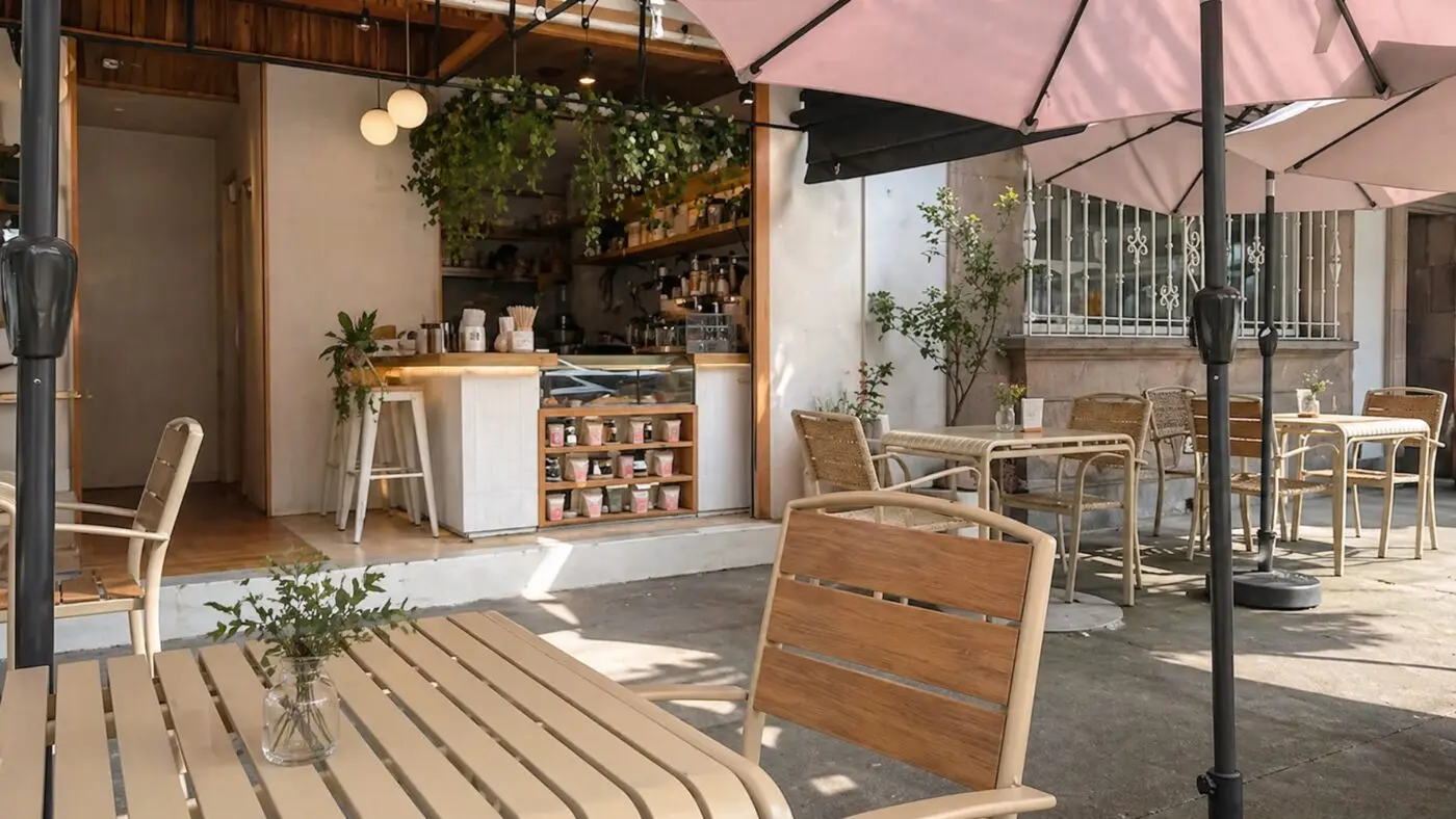 Nice Day Coffee Mexico City sidewalk cafe with outdoor seating