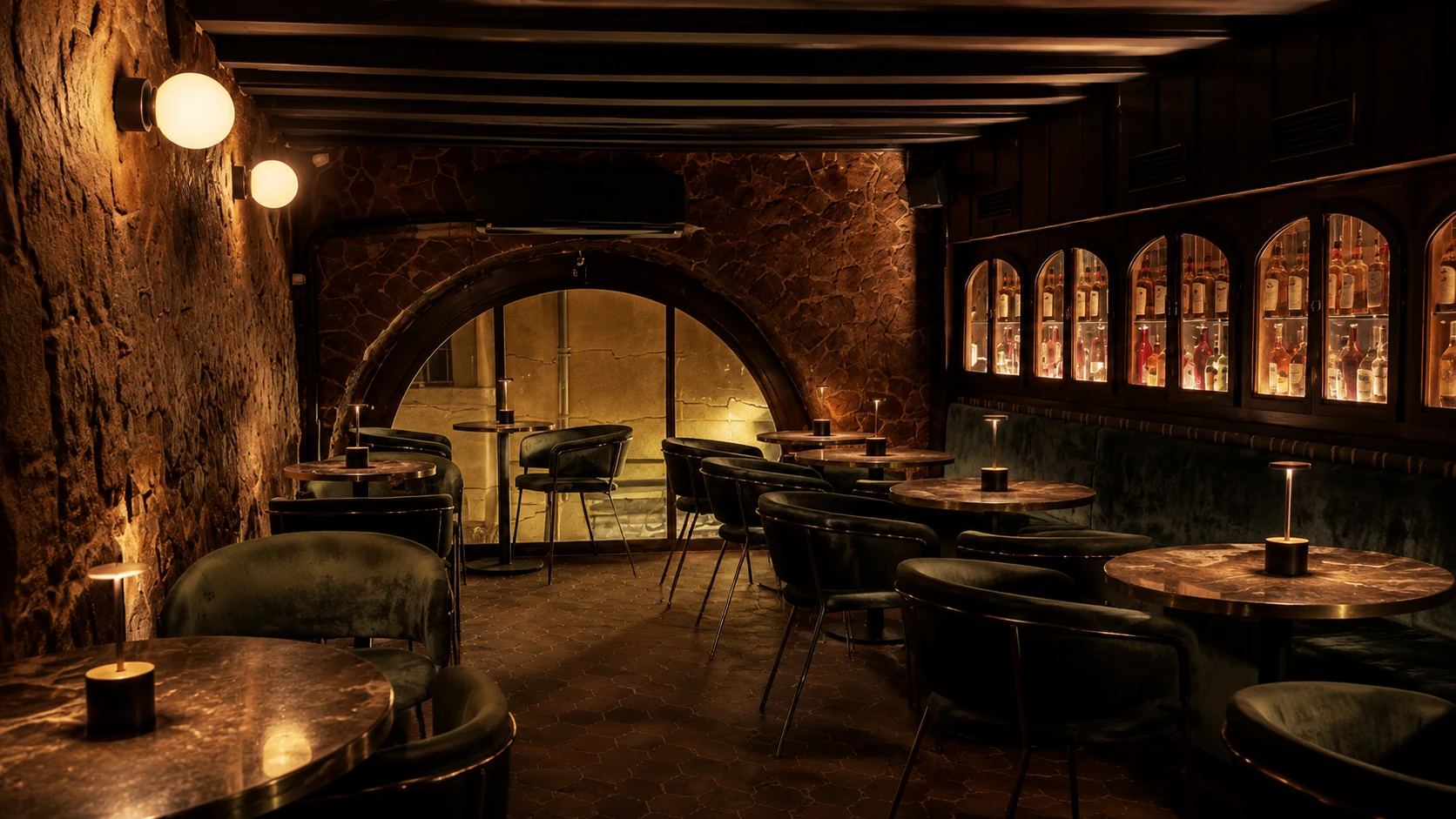 Número Tres Bar Barcelona cocktails and bar seating in El Raval