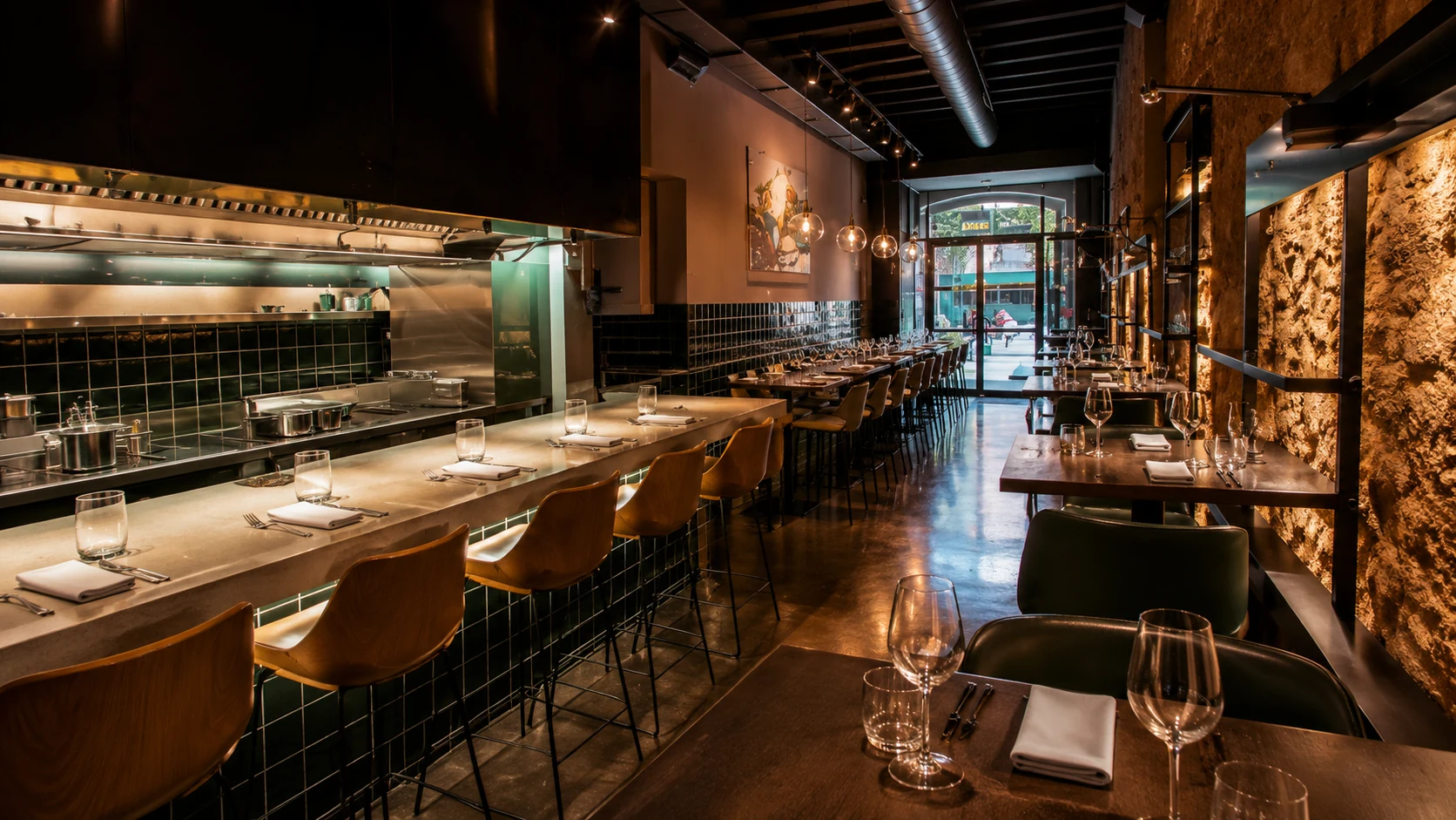 Slow&Low Barcelona fine dining counter restaurant with open kitchen
